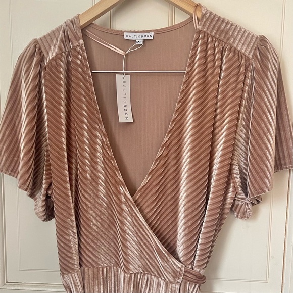 NWT Baltic Born Andi Dress 3X Ribbed Velvet Wrap Dress Champagne Bridesmaid - Picture 5 of 10